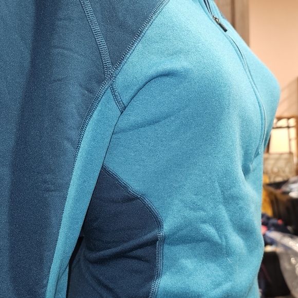Patagonia Teal Quarter-Zip Sweatshirt - Picture 3 of 7